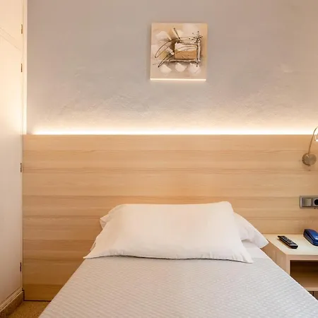 Eurohotel 2* Маон