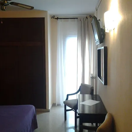 Eurohotel מלון מאהון