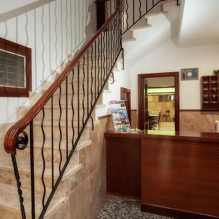 Eurohotel מלון 2*